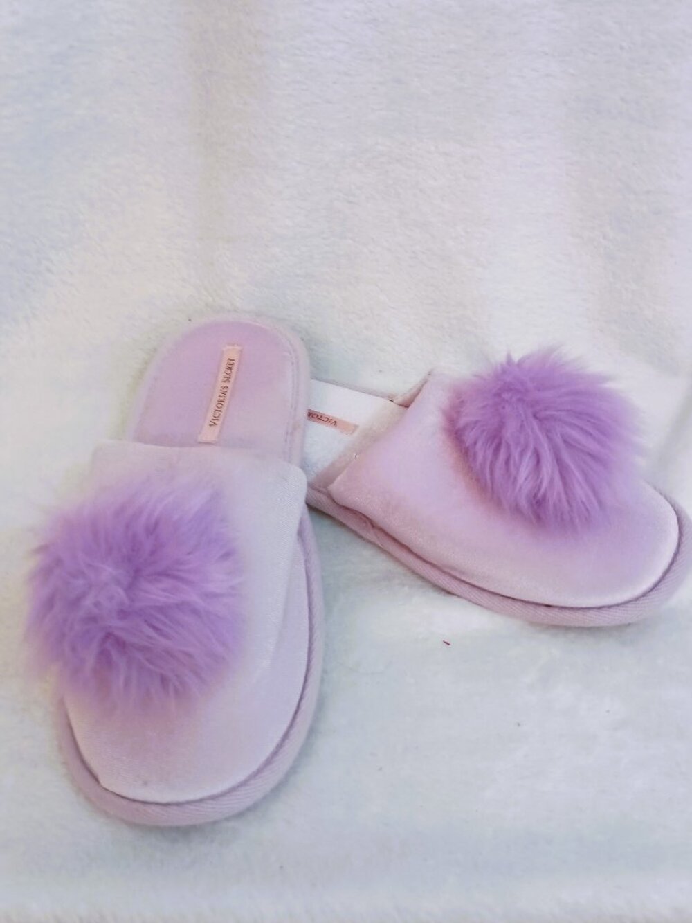 NWOB Victoria's Secret Pom Pom Velvet Lavender Slippers Sz M Medium